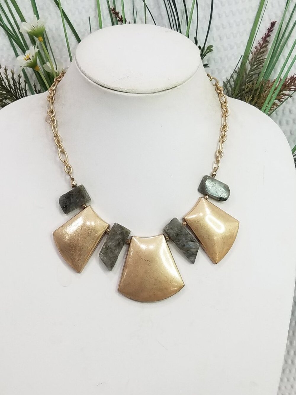 Vtg Egyptian Revival Style Labradorite Geo Matte Gold Tone Bib Choker Necklace